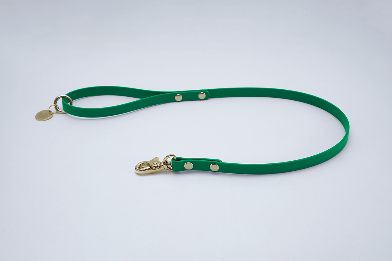 #色_エメラルドグリーン